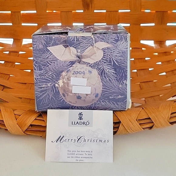 2004 LLADRO CHRISTMAS BALL - Picture 6 of 6